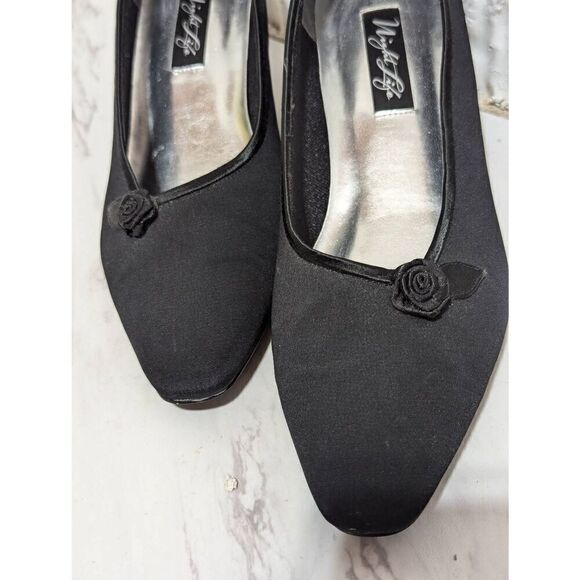 Night Life Women's Black Fabric Rosette Trimmed Pump  Flat Shoe Size 9M - Picture 5 of 9
